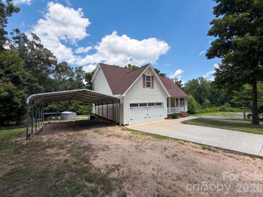 311 Hickory Wood Drive, Kannapolis, NC 28083.  MLS# CAR4396574, YatesRealty ID 32800. 