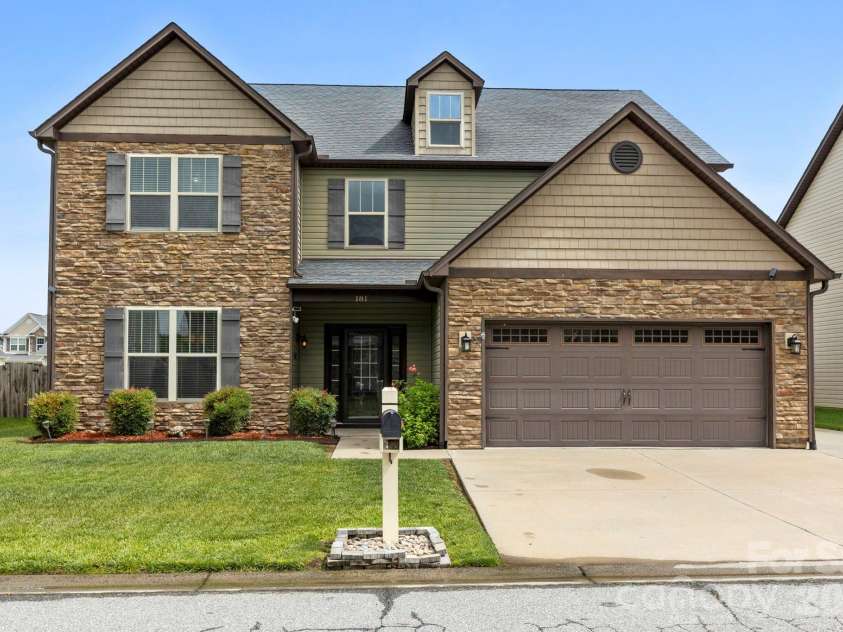 181 Alligator Drive, Fletcher, NC 28732.  MLS# CAR4387461, YatesRealty ID 32801. 