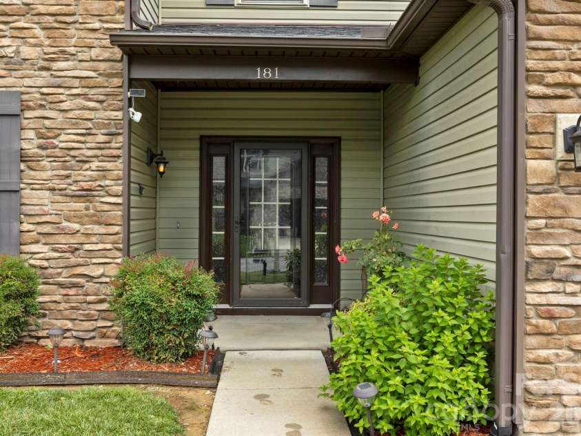 181 Alligator Drive, Fletcher, NC 28732.  MLS# CAR4387461, YatesRealty ID 32801. 