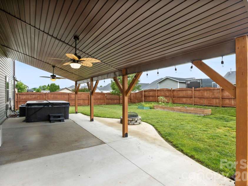 181 Alligator Drive, Fletcher, NC 28732.  MLS# CAR4387461, YatesRealty ID 32801. 