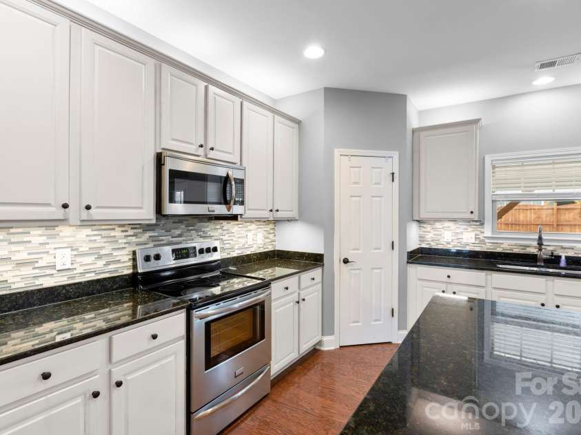 181 Alligator Drive, Fletcher, NC 28732.  MLS# CAR4387461, YatesRealty ID 32801. 