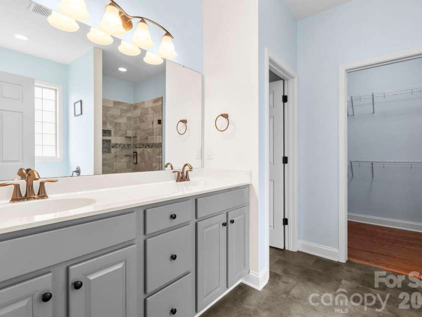 181 Alligator Drive, Fletcher, NC 28732.  MLS# CAR4387461, YatesRealty ID 32801. 