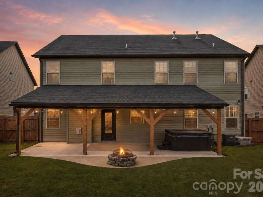 181 Alligator Drive, Fletcher, NC 28732.  MLS# CAR4387461, YatesRealty ID 32801. 