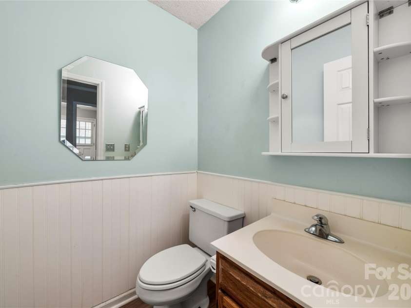 628 Bellows Lane, Charlotte, NC 28270.  MLS# CAR4397213, YatesRealty ID 32802. 
