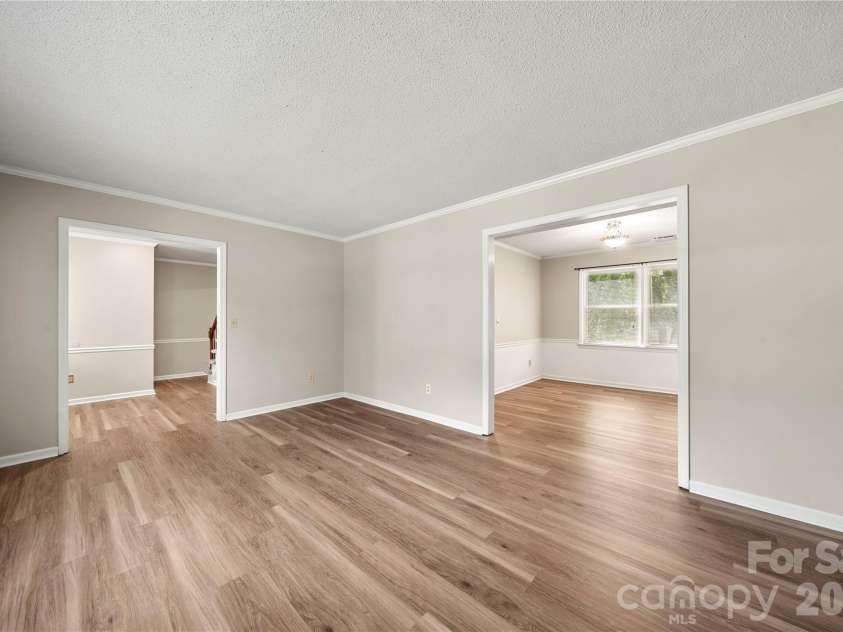 628 Bellows Lane, Charlotte, NC 28270.  MLS# CAR4397213, YatesRealty ID 32802. 