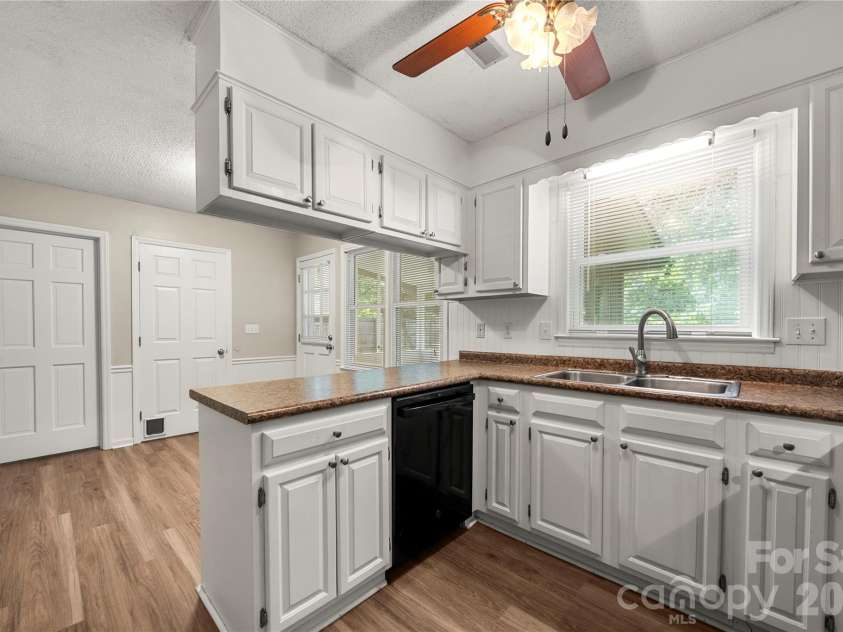 628 Bellows Lane, Charlotte, NC 28270.  MLS# CAR4397213, YatesRealty ID 32802. 