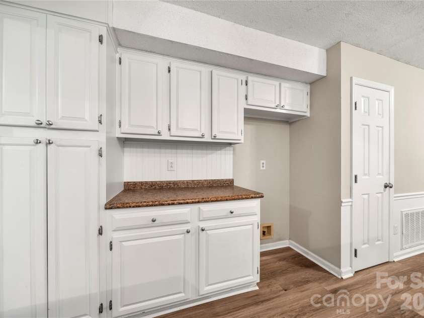628 Bellows Lane, Charlotte, NC 28270.  MLS# CAR4397213, YatesRealty ID 32802. 