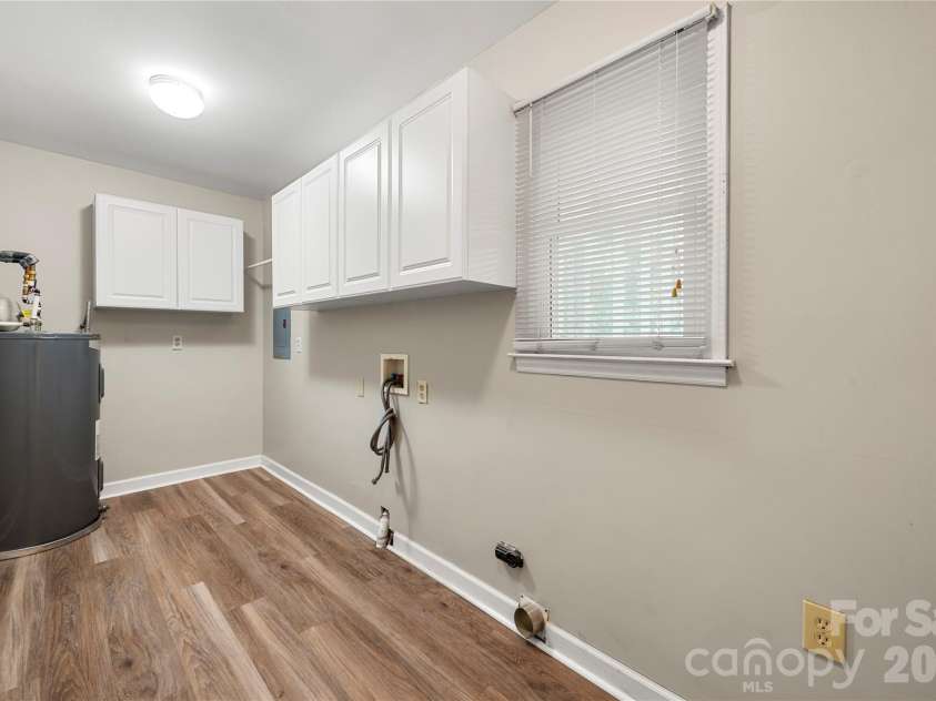 628 Bellows Lane, Charlotte, NC 28270.  MLS# CAR4397213, YatesRealty ID 32802. 