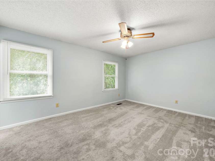 628 Bellows Lane, Charlotte, NC 28270.  MLS# CAR4397213, YatesRealty ID 32802. 