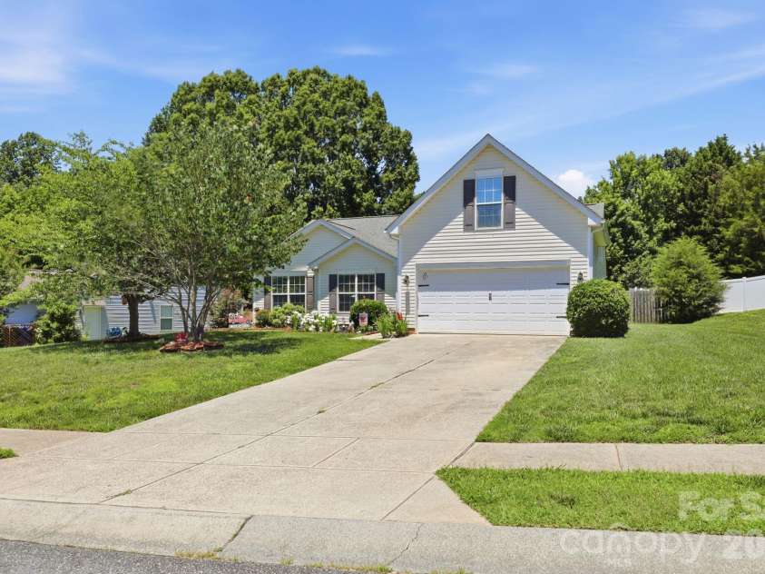 144 Golden Valley Drive, Mooresville, NC 28115.  MLS# CAR4396598, YatesRealty ID 32803. Front View