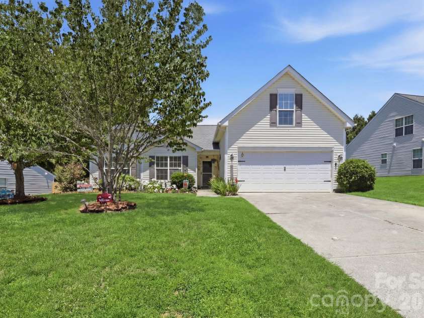 144 Golden Valley Drive, Mooresville, NC 28115.  MLS# CAR4396598, YatesRealty ID 32803. Front View