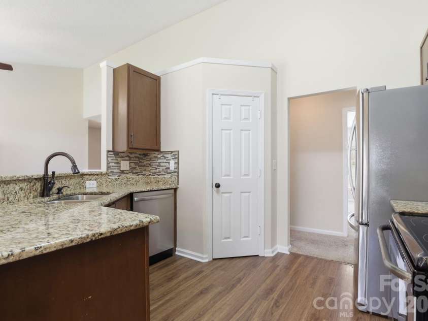 144 Golden Valley Drive, Mooresville, NC 28115.  MLS# CAR4396598, YatesRealty ID 32803. Kitchen
