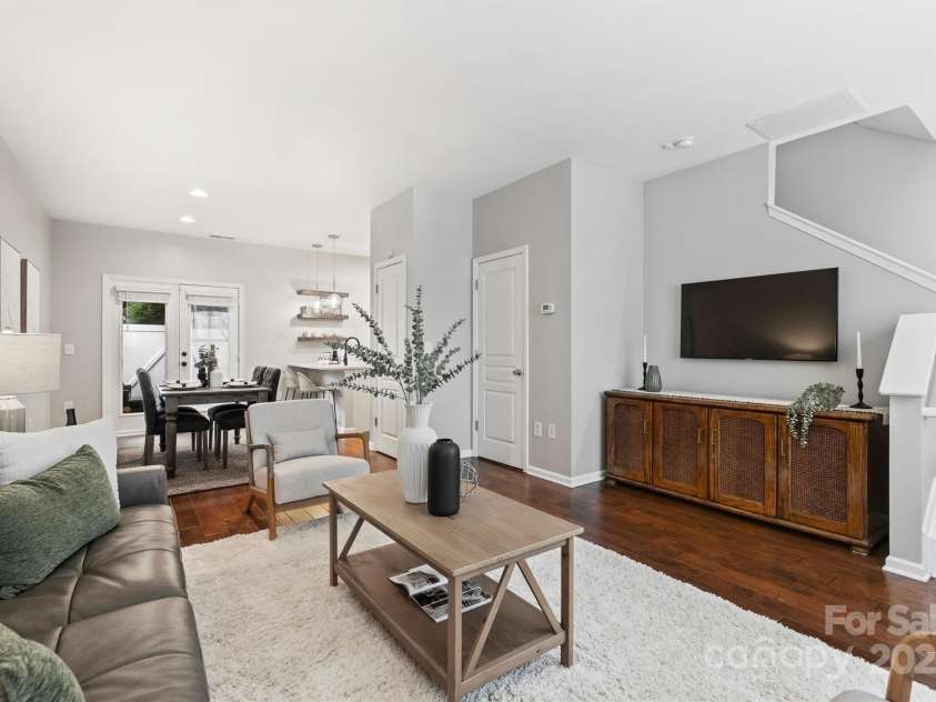 2104 Vision Drive, Charlotte, NC 28203.  MLS# CAR4289701, YatesRealty ID 32803. 