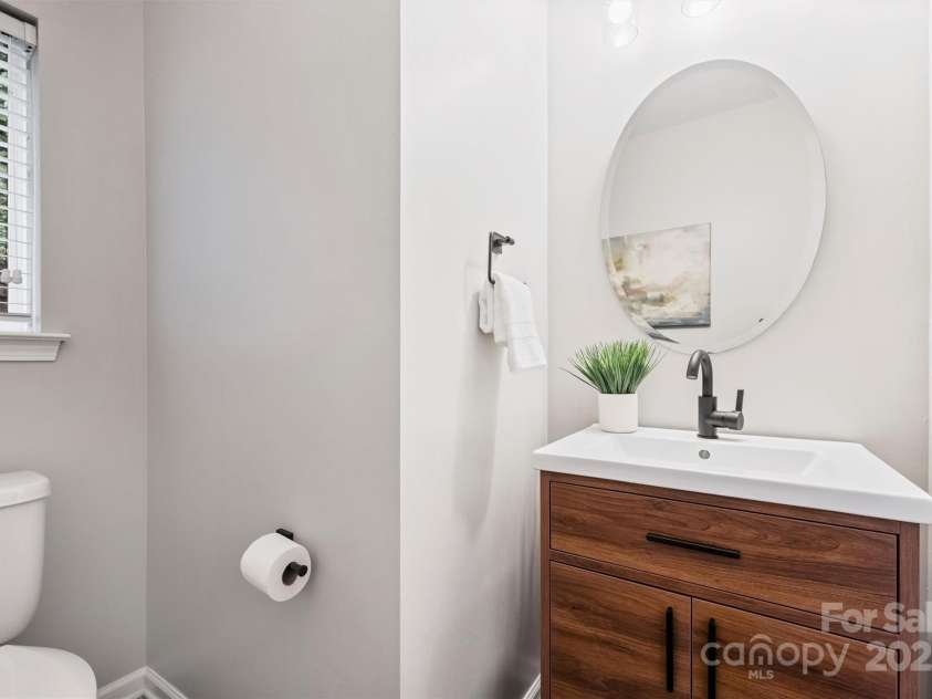 2104 Vision Drive, Charlotte, NC 28203.  MLS# CAR4289701, YatesRealty ID 32803. 