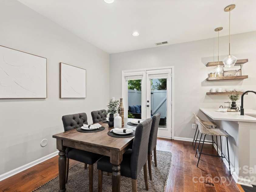 2104 Vision Drive, Charlotte, NC 28203.  MLS# CAR4289701, YatesRealty ID 32803. 