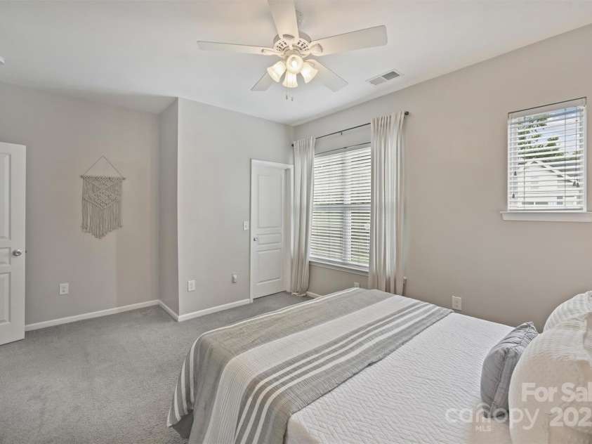 2104 Vision Drive, Charlotte, NC 28203.  MLS# CAR4289701, YatesRealty ID 32803. 