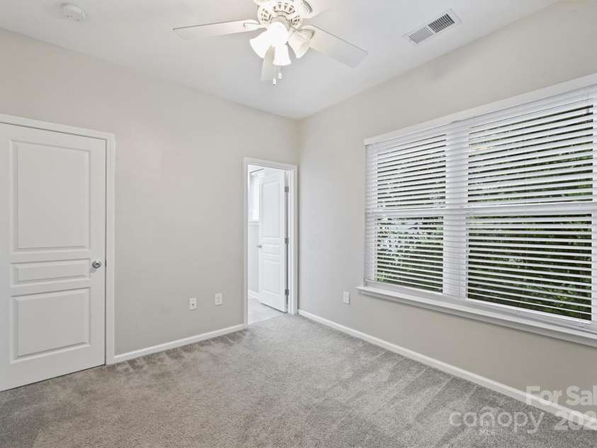 2104 Vision Drive, Charlotte, NC 28203.  MLS# CAR4289701, YatesRealty ID 32803. 