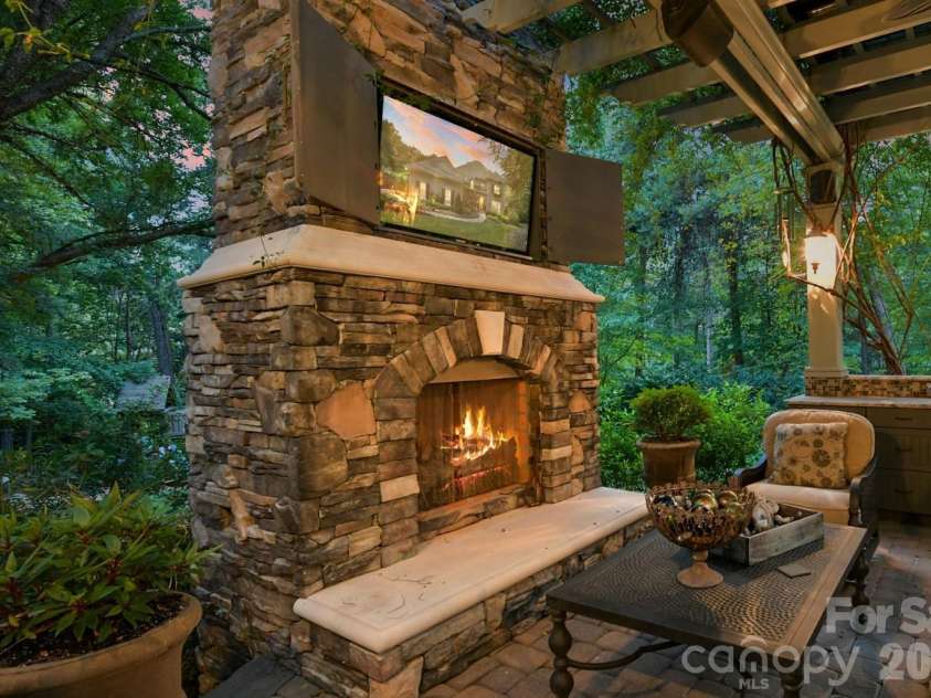 1656 Brawley School Road, Mooresville, NC 28117.  MLS# CAR4396530, YatesRealty ID 32804. 