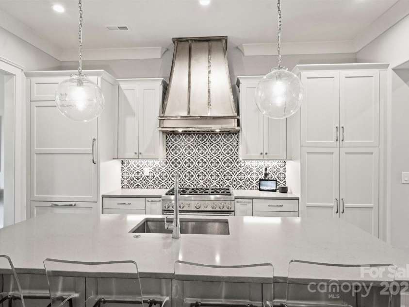 622 Mattie Rose Lane, Charlotte, NC 28204.  MLS# CAR4270567, YatesRealty ID 32804. 