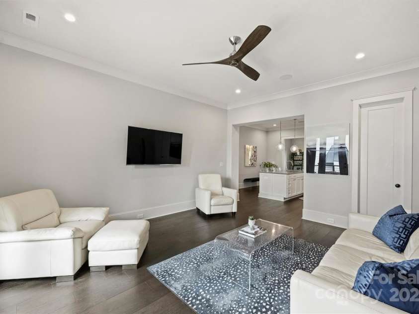 622 Mattie Rose Lane, Charlotte, NC 28204.  MLS# CAR4270567, YatesRealty ID 32804. 