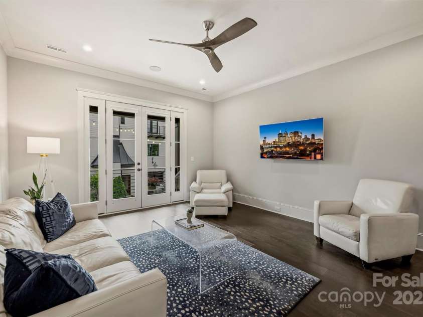 622 Mattie Rose Lane, Charlotte, NC 28204.  MLS# CAR4270567, YatesRealty ID 32804. 