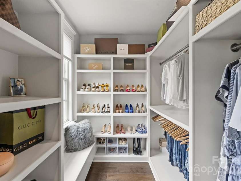 622 Mattie Rose Lane, Charlotte, NC 28204.  MLS# CAR4270567, YatesRealty ID 32804. 