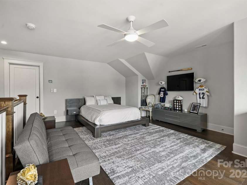 622 Mattie Rose Lane, Charlotte, NC 28204.  MLS# CAR4270567, YatesRealty ID 32804. 