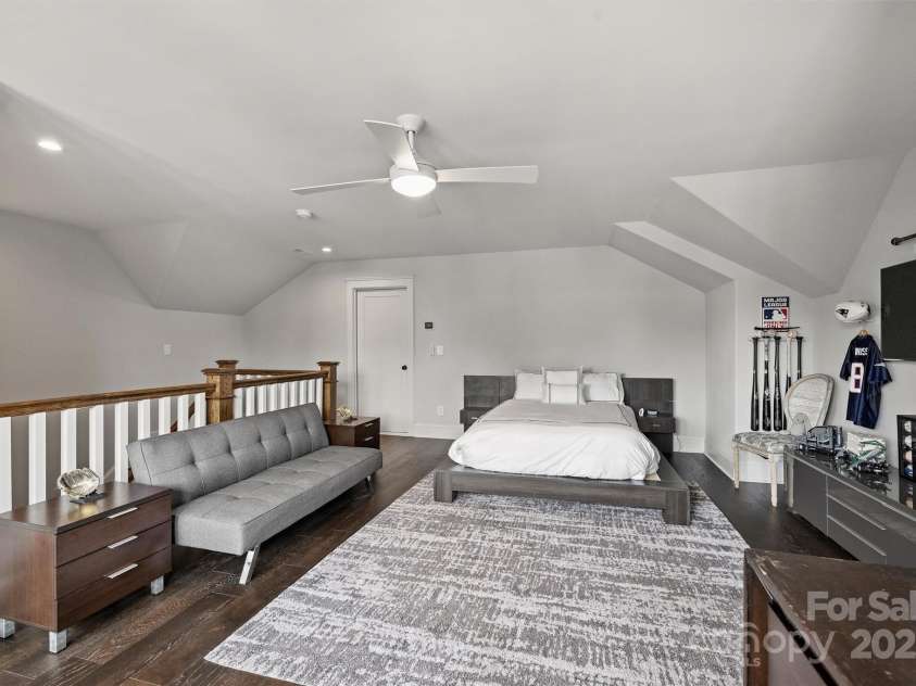 622 Mattie Rose Lane, Charlotte, NC 28204.  MLS# CAR4270567, YatesRealty ID 32804. 