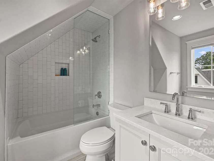 622 Mattie Rose Lane, Charlotte, NC 28204.  MLS# CAR4270567, YatesRealty ID 32804. 