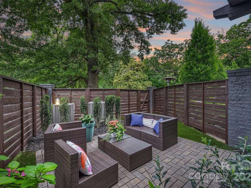 622 Mattie Rose Lane, Charlotte, NC 28204.  MLS# CAR4270567, YatesRealty ID 32804. 