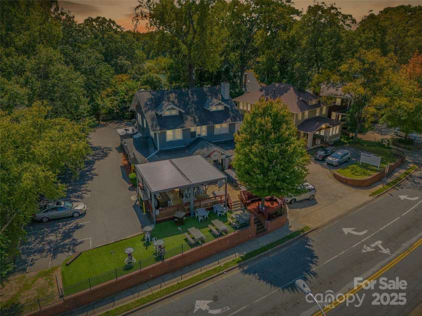 622 Mattie Rose Lane, Charlotte, NC 28204.  MLS# CAR4270567, YatesRealty ID 32804. 