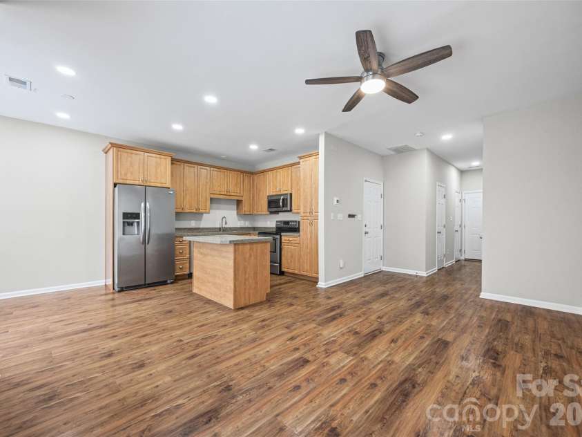 2113 Lennoxshire Square Court, Charlotte, NC 28210.  MLS# CAR4396839, YatesRealty ID 32805. 