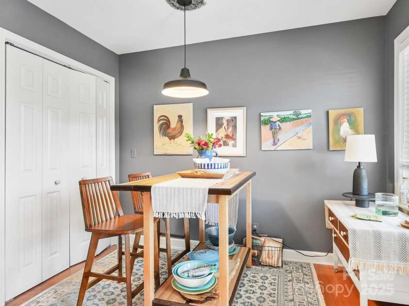 1220 Everette Place, Hendersonville, NC 28791.  MLS# CAR4289397, YatesRealty ID 32806. 