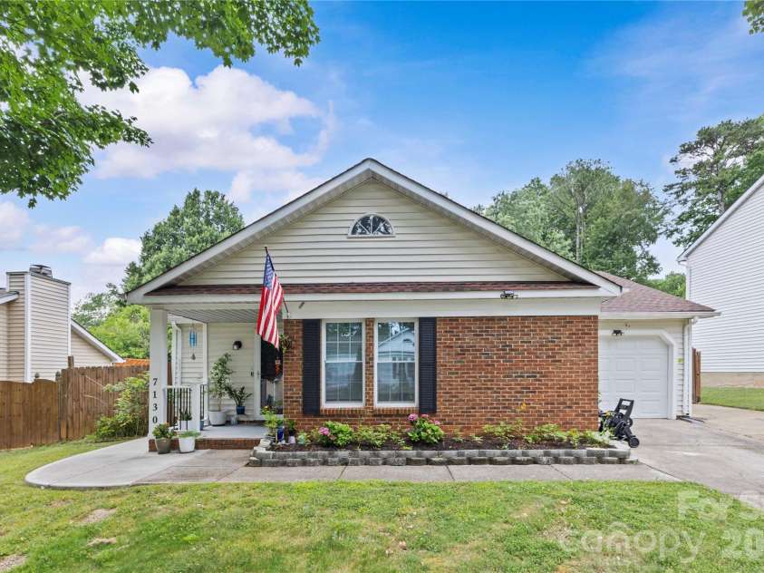 7130 Bluff Wood Cove, Charlotte, NC 28212.  MLS# CAR4396843, YatesRealty ID 32806. 