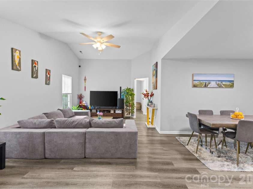 7130 Bluff Wood Cove, Charlotte, NC 28212.  MLS# CAR4396843, YatesRealty ID 32806. 