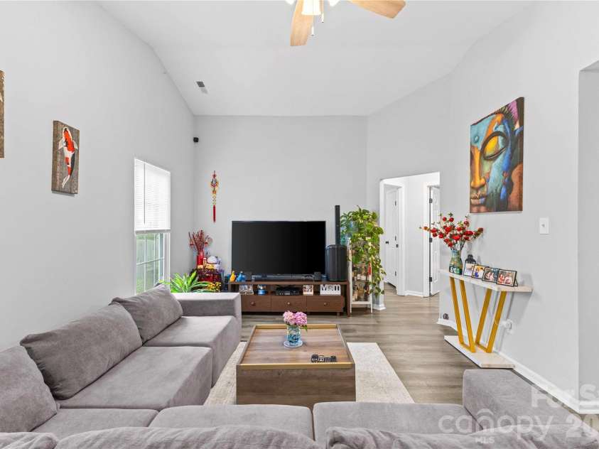 7130 Bluff Wood Cove, Charlotte, NC 28212.  MLS# CAR4396843, YatesRealty ID 32806. 