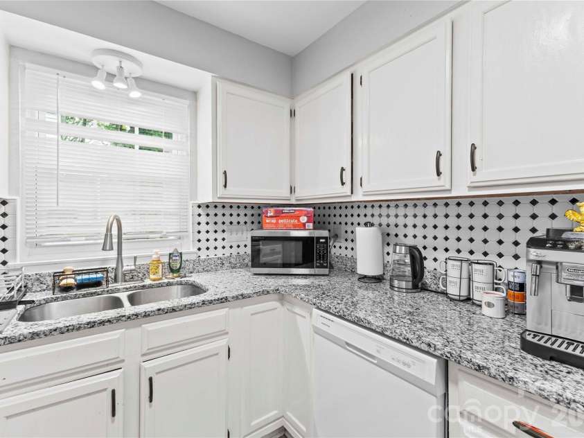 7130 Bluff Wood Cove, Charlotte, NC 28212.  MLS# CAR4396843, YatesRealty ID 32806. 