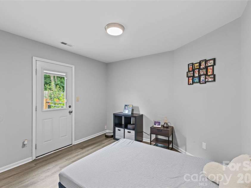 7130 Bluff Wood Cove, Charlotte, NC 28212.  MLS# CAR4396843, YatesRealty ID 32806. 