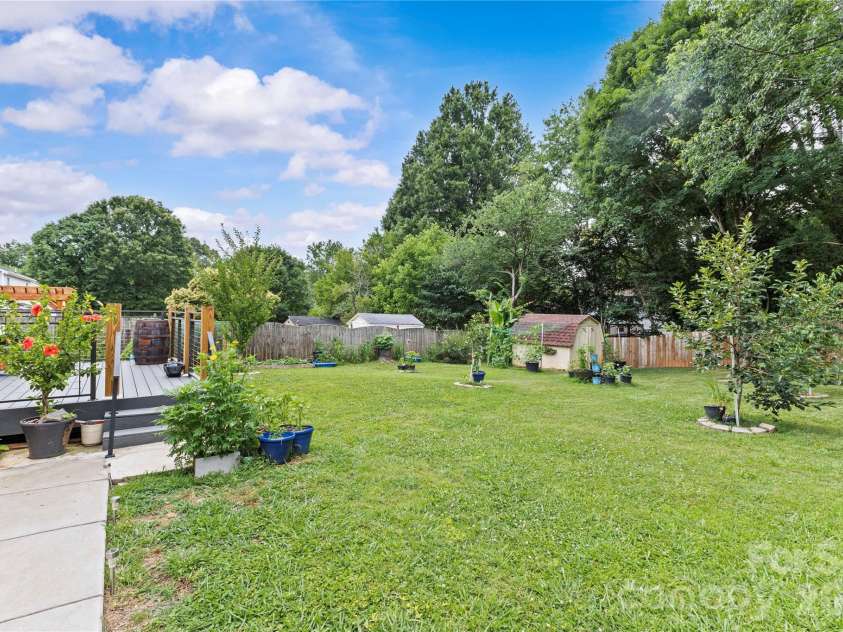 7130 Bluff Wood Cove, Charlotte, NC 28212.  MLS# CAR4396843, YatesRealty ID 32806. 
