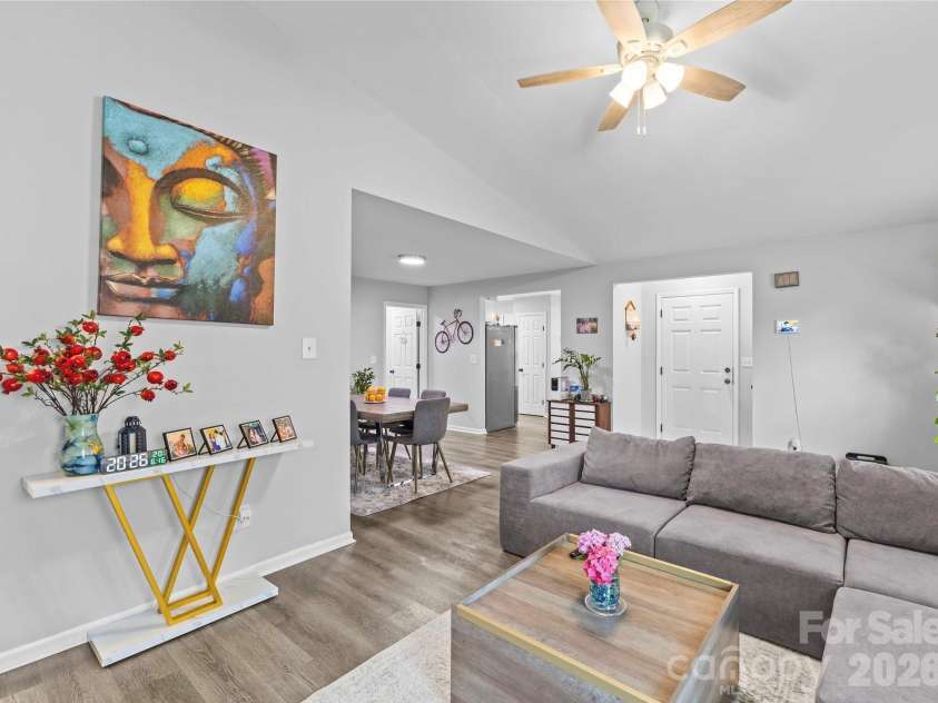 7130 Bluff Wood Cove, Charlotte, NC 28212.  MLS# CAR4396843, YatesRealty ID 32806. 