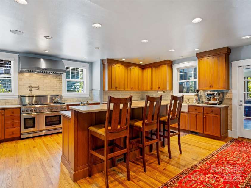 15 Pearson Drive, Asheville, NC 28801.  MLS# CAR4280031, YatesRealty ID 32807. Now THIS is a Kitchen