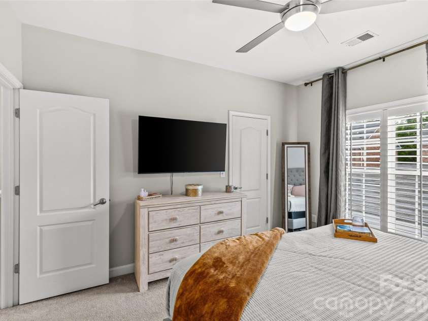 8935 Socata Way, Charlotte, NC 28269.  MLS# CAR4396819, YatesRealty ID 32807. 
