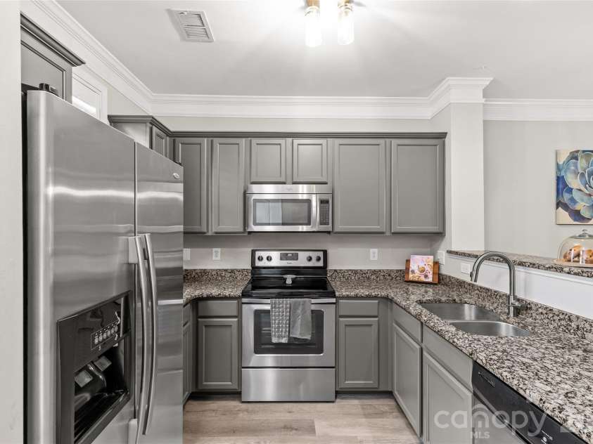 8935 Socata Way, Charlotte, NC 28269.  MLS# CAR4396819, YatesRealty ID 32807. 
