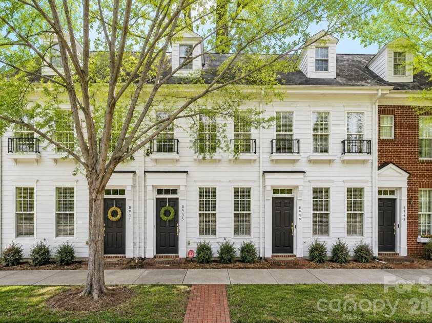 8935 Socata Way, Charlotte, NC 28269.  MLS# CAR4396819, YatesRealty ID 32807. 