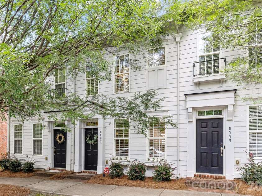 8935 Socata Way, Charlotte, NC 28269.  MLS# CAR4396819, YatesRealty ID 32807. 