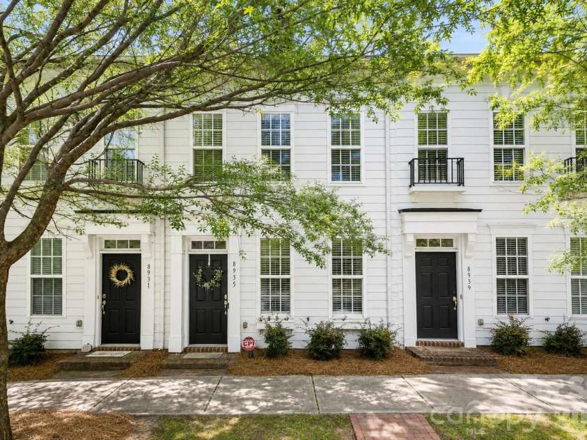 8935 Socata Way, Charlotte, NC 28269.  MLS# CAR4396819, YatesRealty ID 32807. 