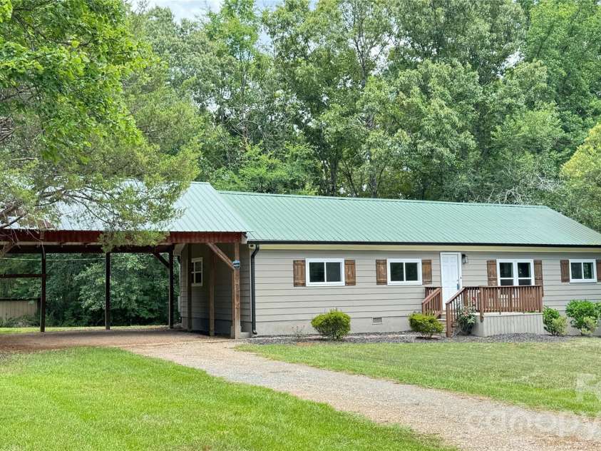 7417 Waxhaw Creek Road, Waxhaw, NC 28173.  MLS# CAR4396386, YatesRealty ID 32808. 