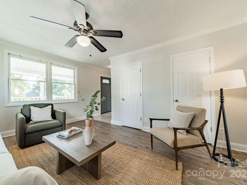 1002 2nd Avenue, Gastonia, NC 28052.  MLS# CAR4283722, YatesRealty ID 32809. 