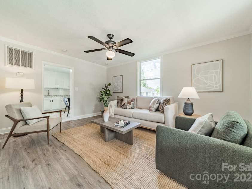 1002 2nd Avenue, Gastonia, NC 28052.  MLS# CAR4283722, YatesRealty ID 32809. 