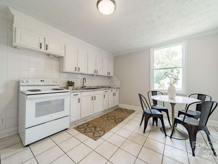 1002 2nd Avenue, Gastonia, NC 28052.  MLS# CAR4283722, YatesRealty ID 32809. 